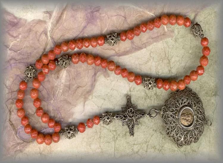 Knowing More About the Fashion History of Rosary Beads